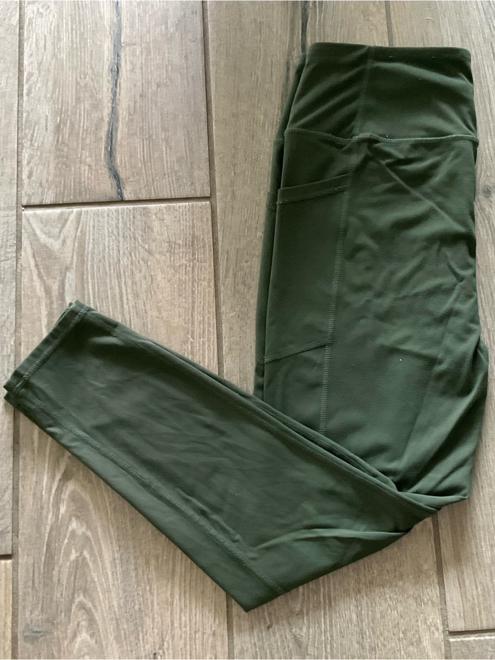 Gaiam Leggings -Army Green  - Size Large  - With Pockets & small hidden pocket